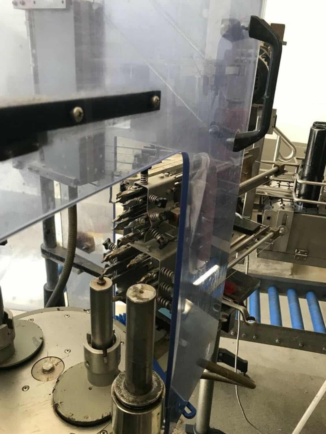 Seitenansicht der Nagel, PAC, Juwatec, ICS Mehrweg-Glasabfüllanlage für Bier, Softdrinks