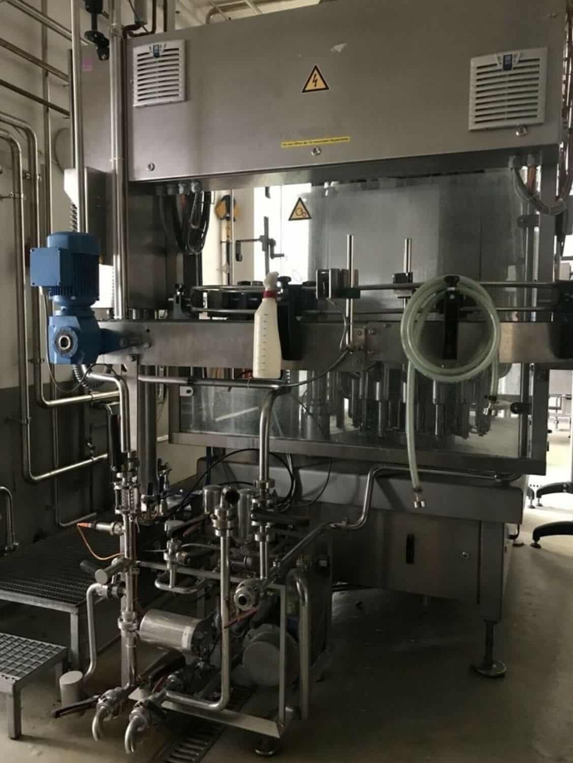 Seitenansicht der Nagel, PAC, Juwatec, ICS Mehrweg-Glasabfüllanlage für Bier, Softdrinks