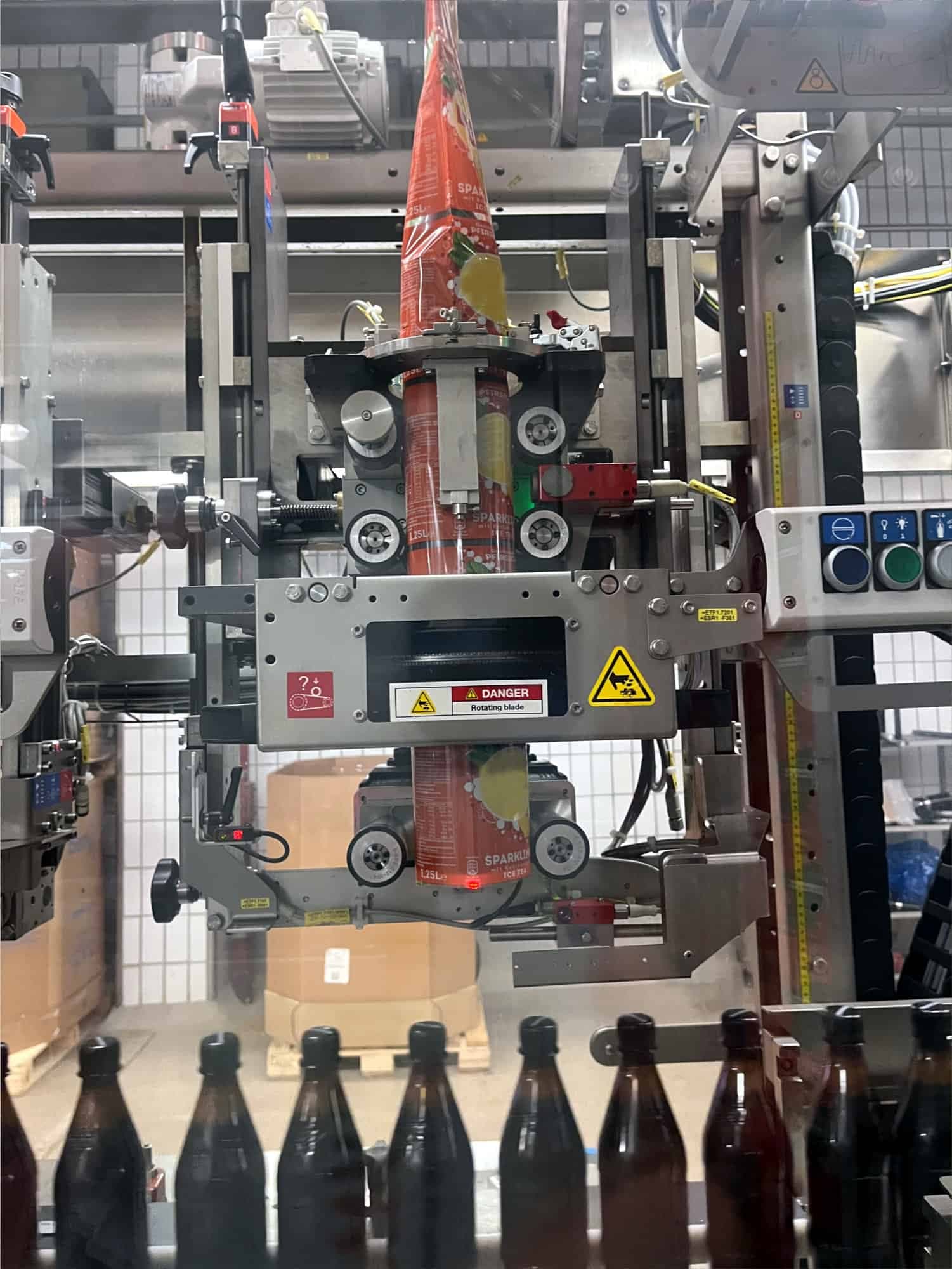 Seitenansicht of Krones Sleevematic M2 + Shrinkmat 5000
